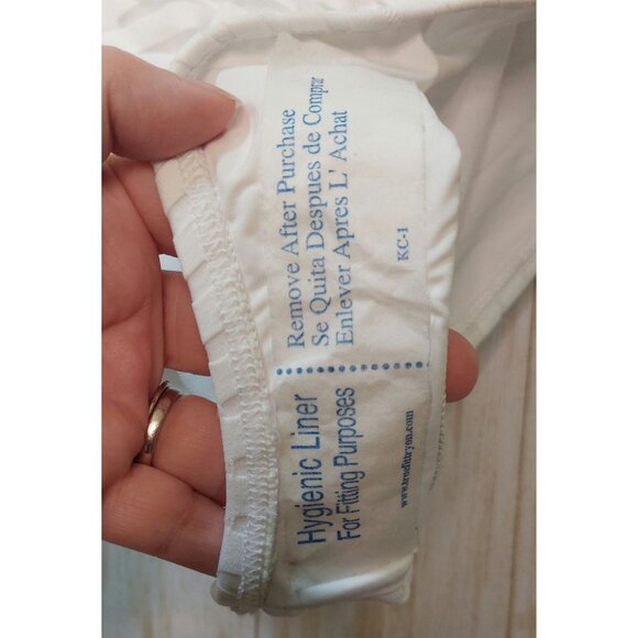 Kenneth Cole White One-Piece Padded Bust Tummy Toner Swimsuit Size Large Classy - Picture 10 of 12